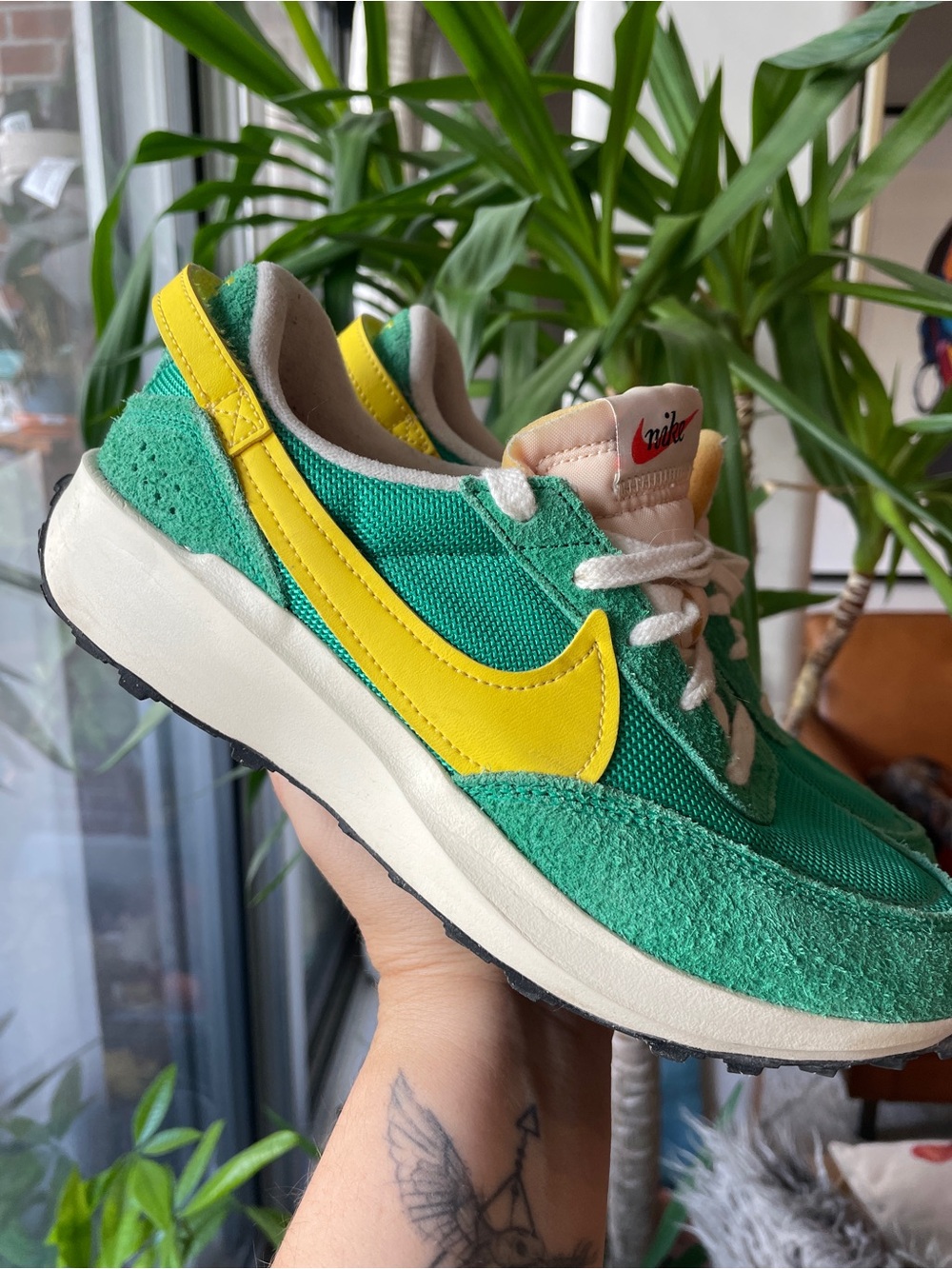 Rare Women’s Nike Waffle Debut Vintage size 8